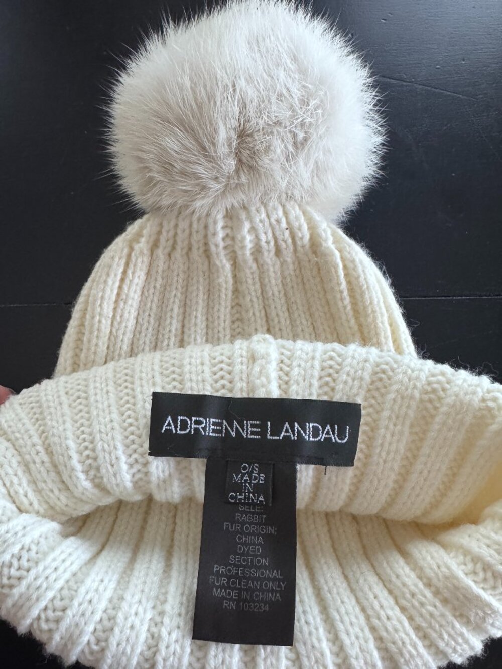 Adrienne Landau Ribbed Cream Knit Beanie w/ Rabbit Fur Pom Pom, Great Condition - Picture 2 of 6